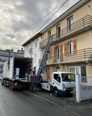 Location monte meubles à Lourdes